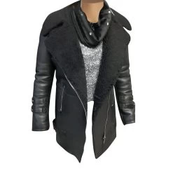 Paulina's Black Shearling Jacket With Large Lapels